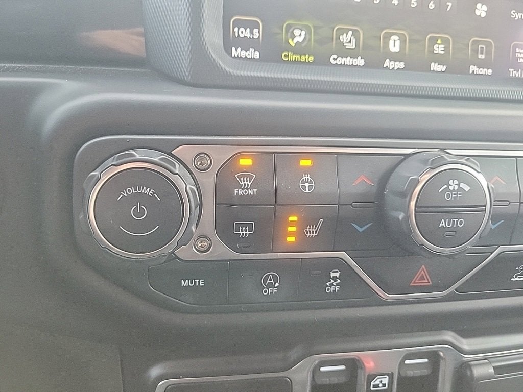 2022 Jeep Wrangler Unlimited Sahara Altitude