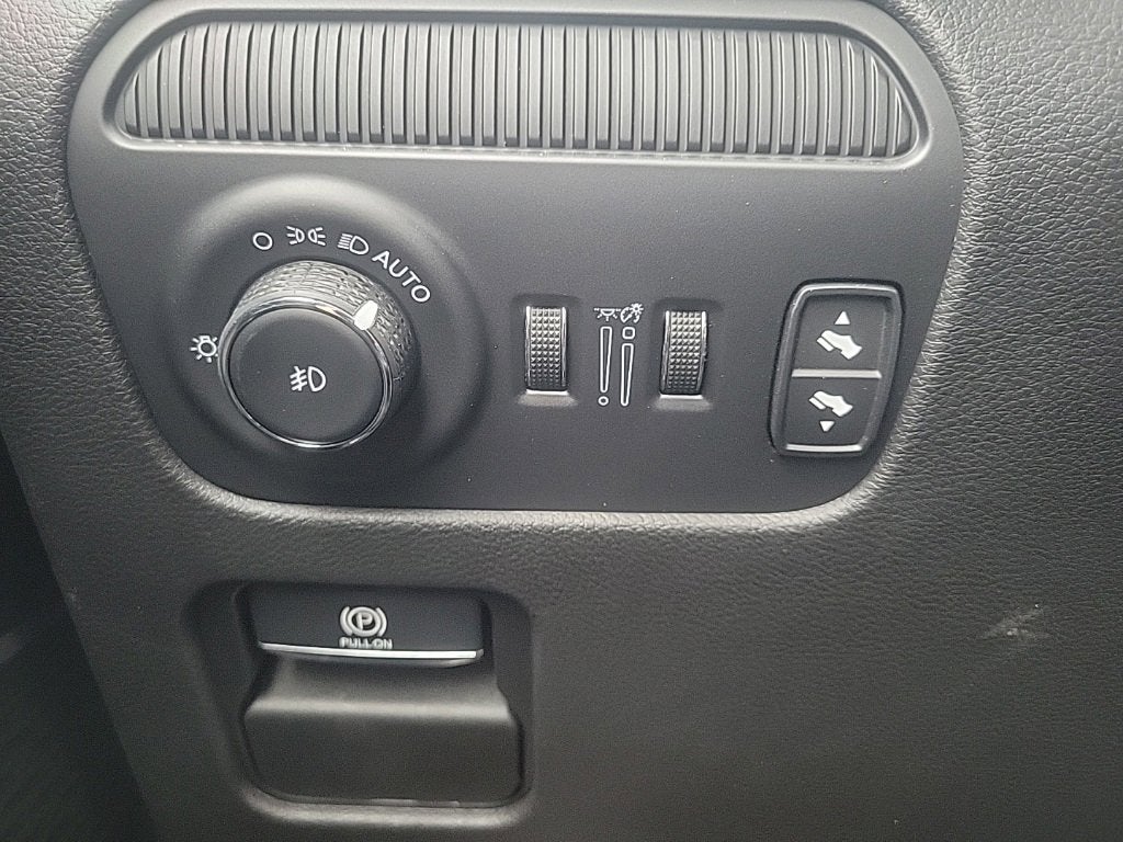 2024 Jeep Wagoneer Base