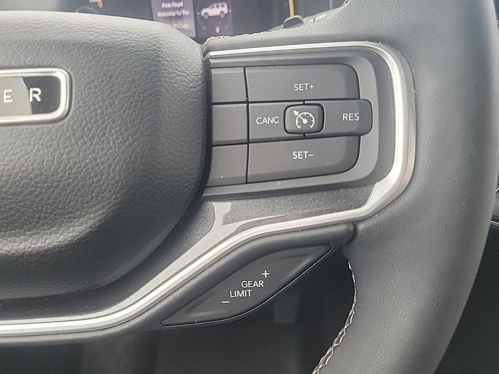 2024 Jeep Wagoneer Base