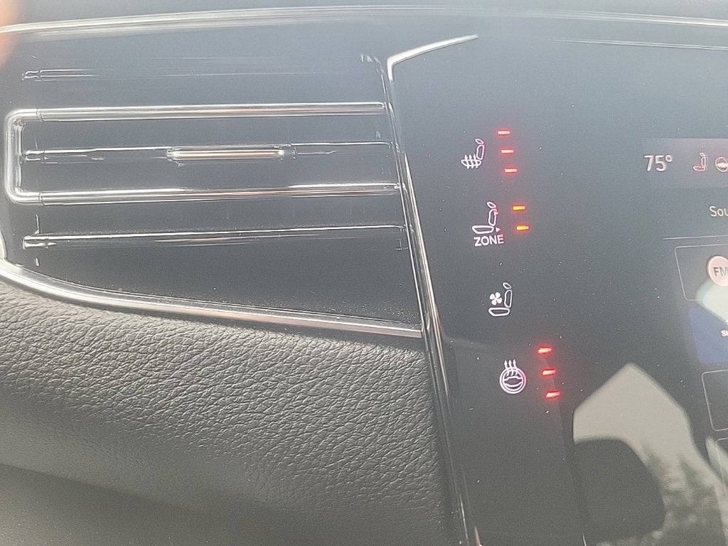 2024 Jeep Wagoneer Base