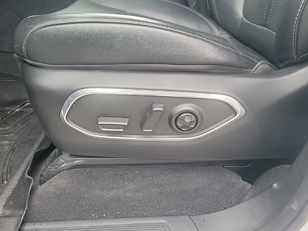 2024 Jeep Wagoneer Base