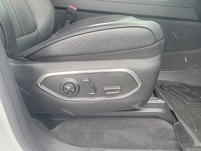 2024 Jeep Wagoneer Base