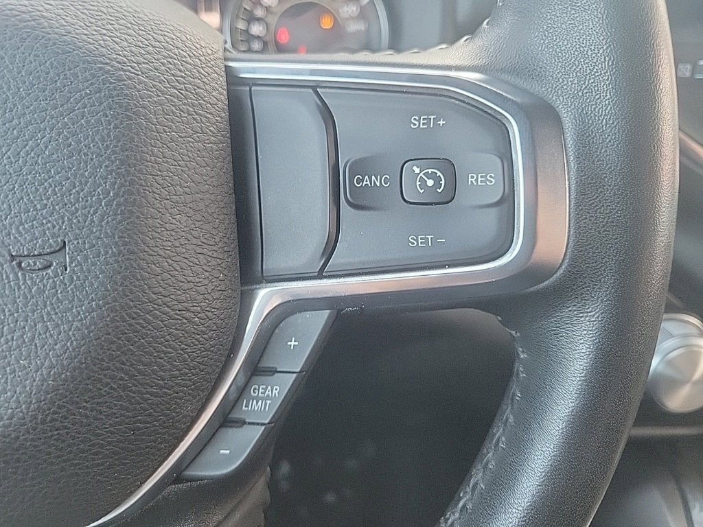 2024 RAM 1500 Laramie Crew Cab 4x2 5'7" Box