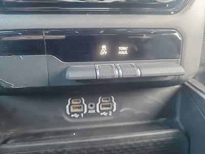 2024 RAM 1500 Laramie Crew Cab 4x2 5'7" Box