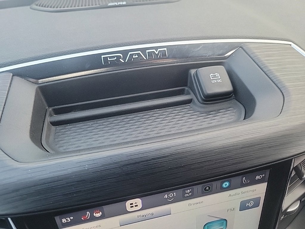 2024 RAM 1500 Laramie Crew Cab 4x2 5'7" Box