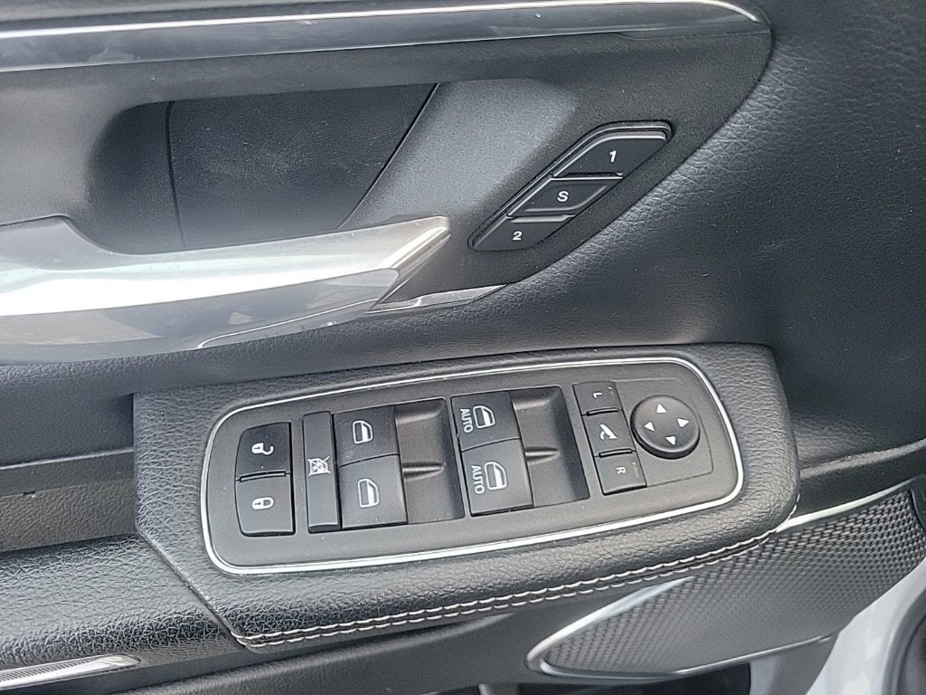 2024 RAM 1500 Laramie Crew Cab 4x2 5'7" Box