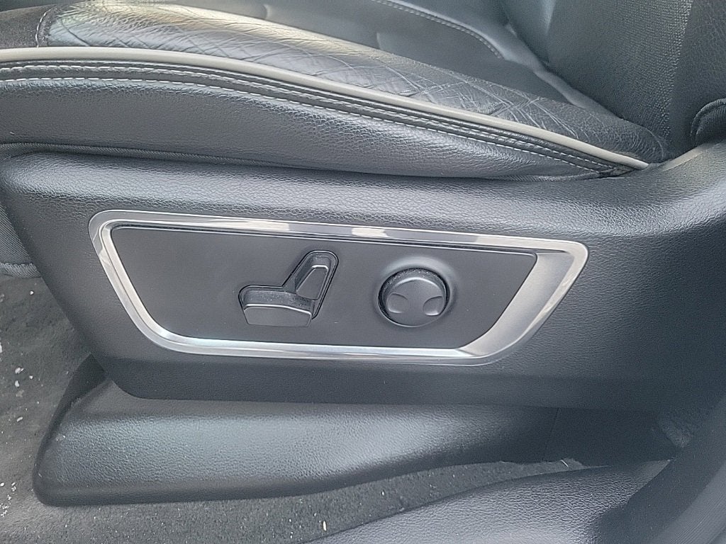 2024 RAM 1500 Laramie Crew Cab 4x2 5'7" Box