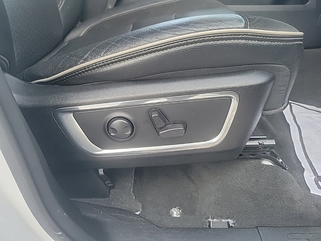 2024 RAM 1500 Laramie Crew Cab 4x2 5'7" Box