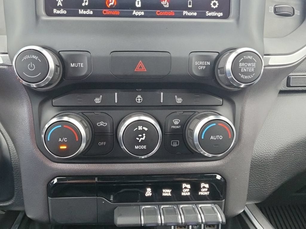 2021 RAM 1500 Big Horn Crew Cab 4x4 5'7" Box