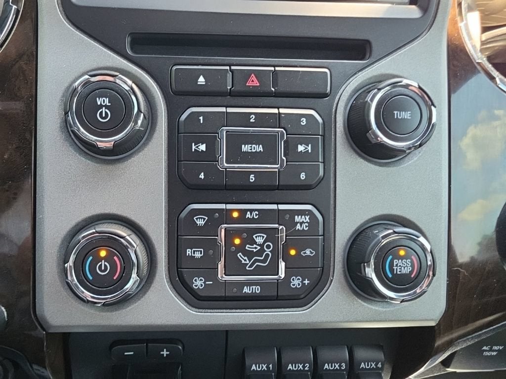 2016 Ford Super Duty F-250 SRW Lariat