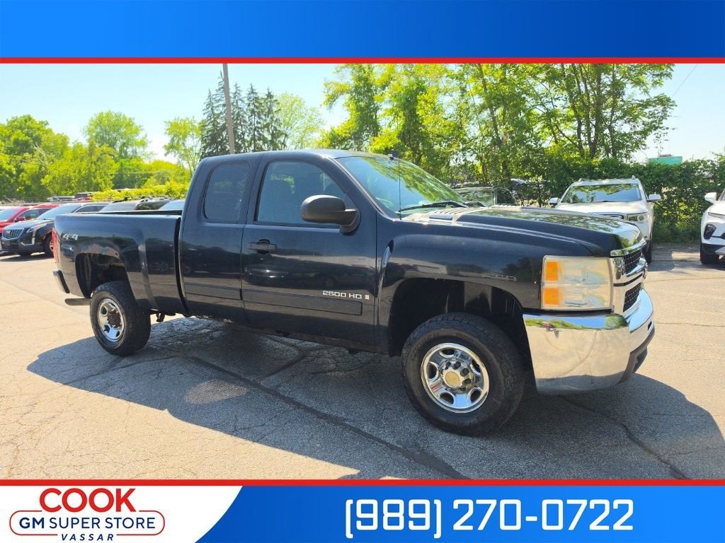 2007 Chevrolet Silverado HD 1LT 4WD Extended Cab SWB's photo