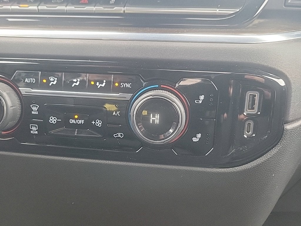 2022 Chevrolet Silverado 1500 LT (2FL)