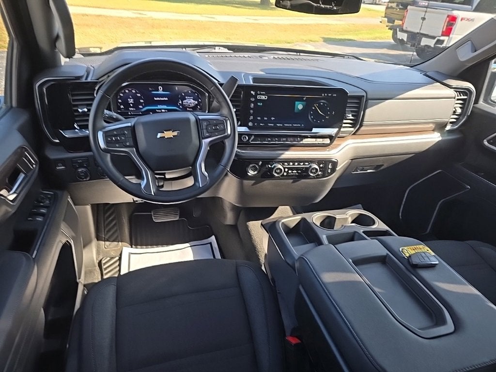 2024 Chevrolet Silverado 1500 LT (2FL)