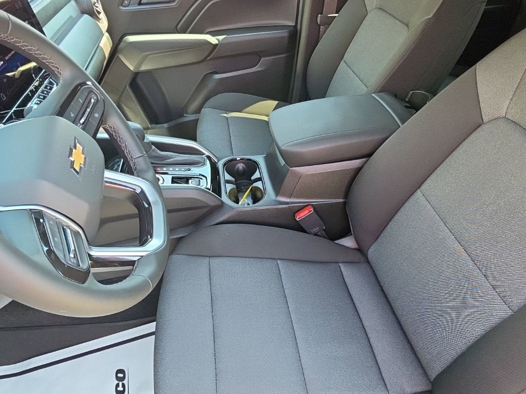 2025 Chevrolet Colorado WT/LT