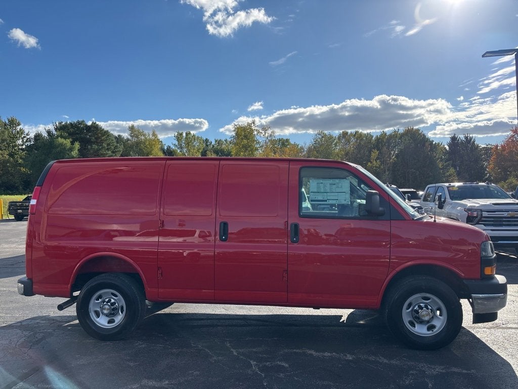 2025 Chevrolet Express Cargo 2500 WT