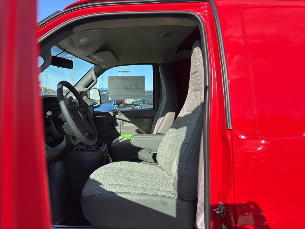 2025 Chevrolet Express Cargo 2500 WT