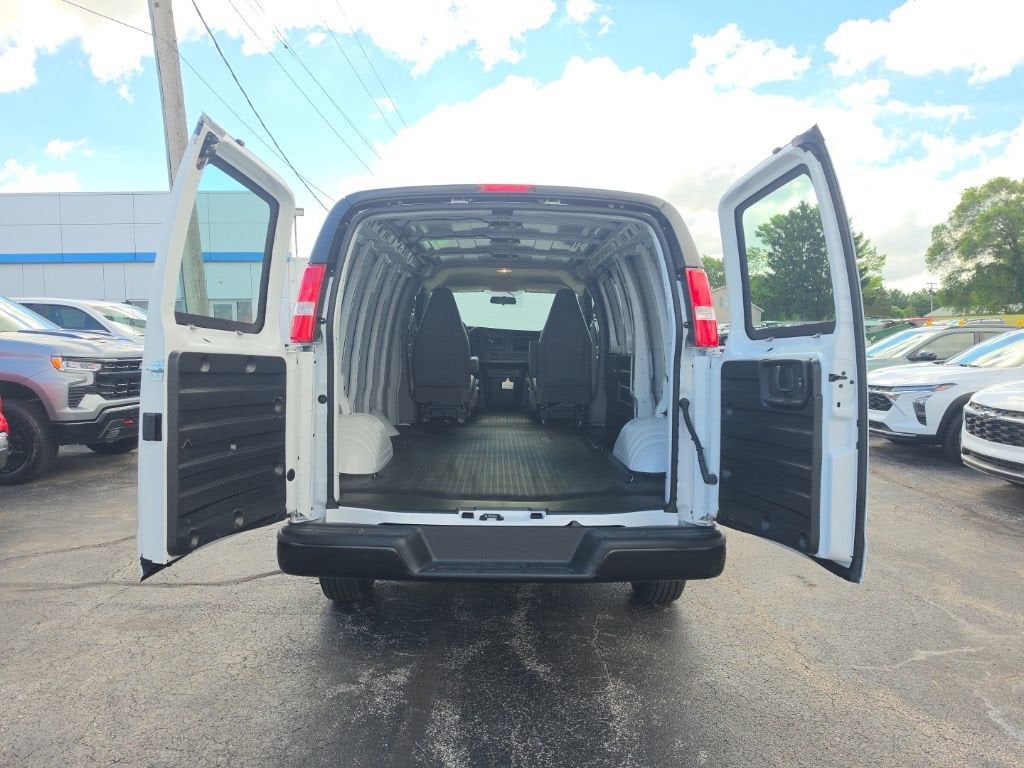 2026 Chevrolet Express Cargo WT
