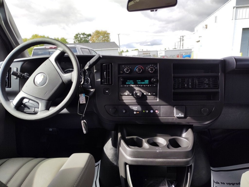 2025 Chevrolet Express Cargo 3500 WT