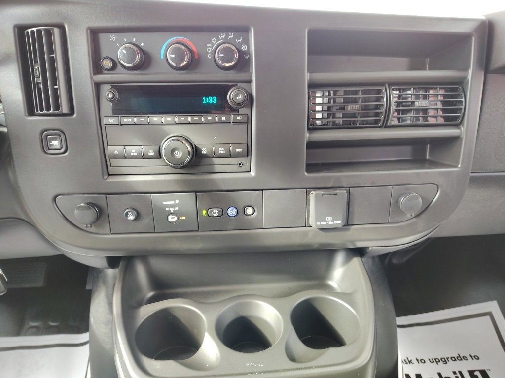 2025 Chevrolet Express Cargo 3500 WT