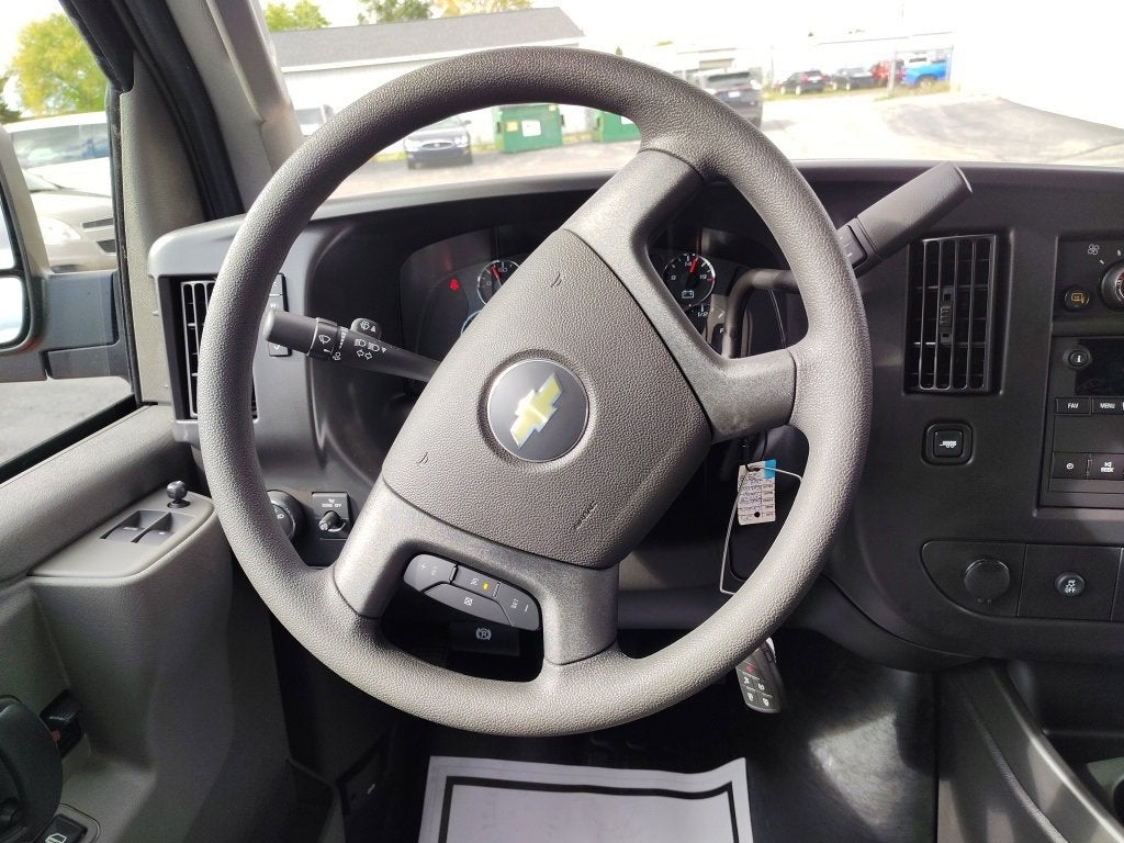 2025 Chevrolet Express Cargo 3500 WT