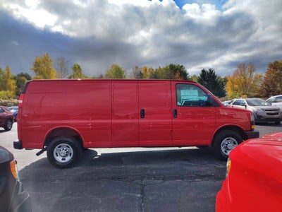 2025 Chevrolet Express Cargo 3500 WT