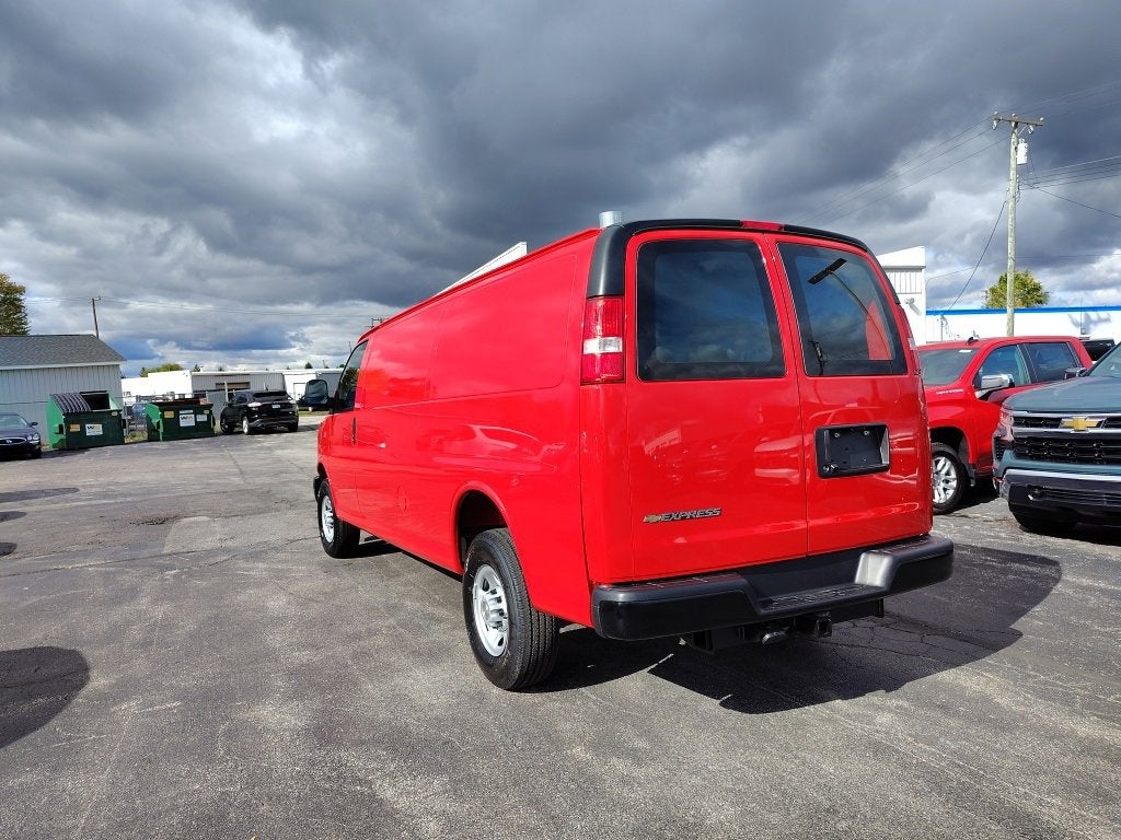 2025 Chevrolet Express Cargo 3500 WT