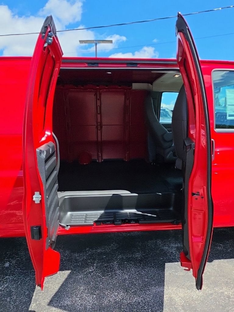 2026 Chevrolet Express Cargo WT