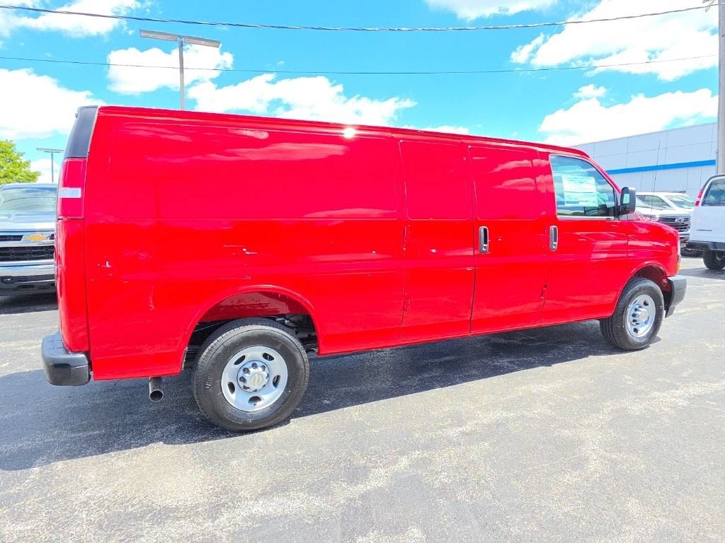 2026 Chevrolet Express Cargo WT
