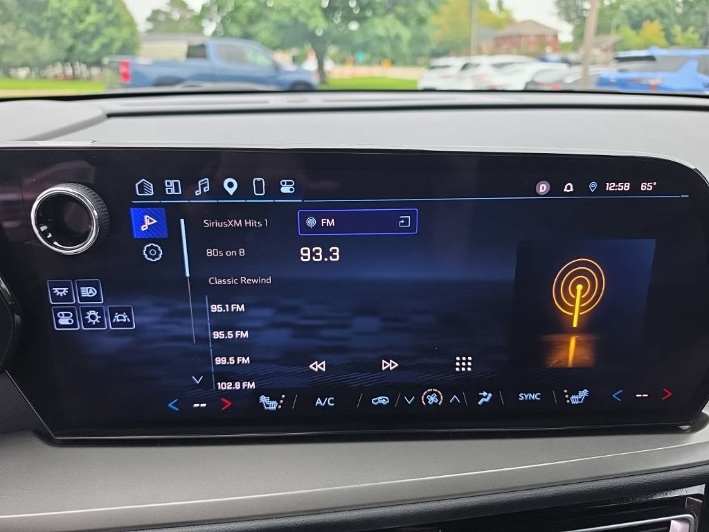 2024 Chevrolet Traverse LS