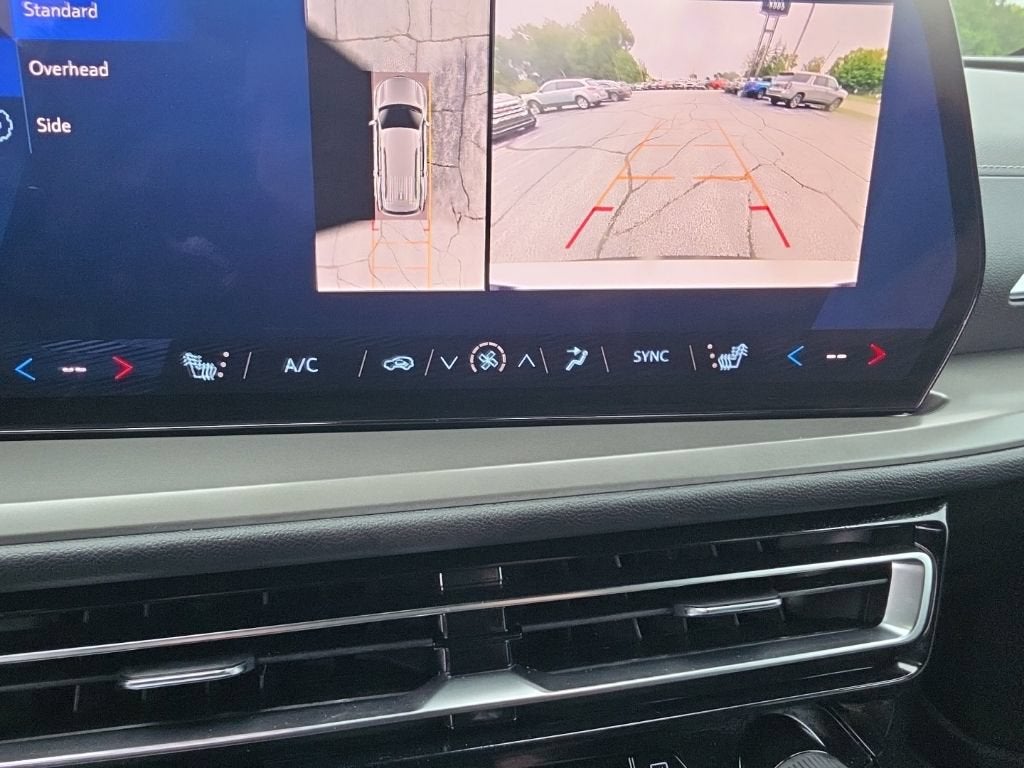2024 Chevrolet Traverse LS