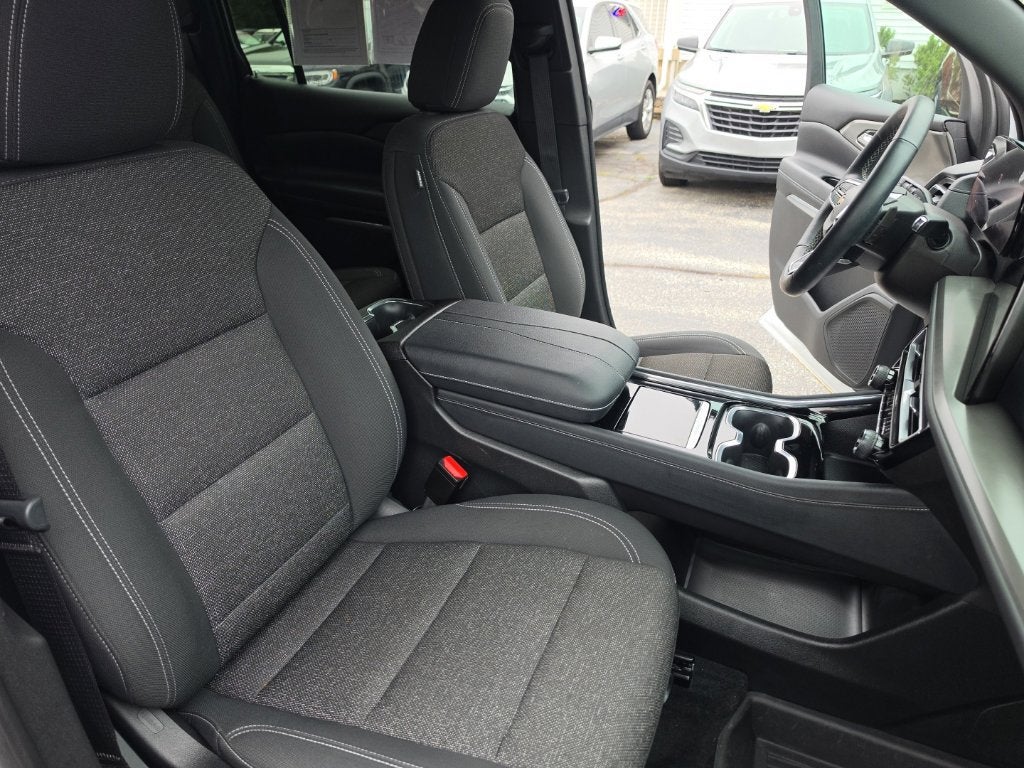 2024 Chevrolet Traverse LS