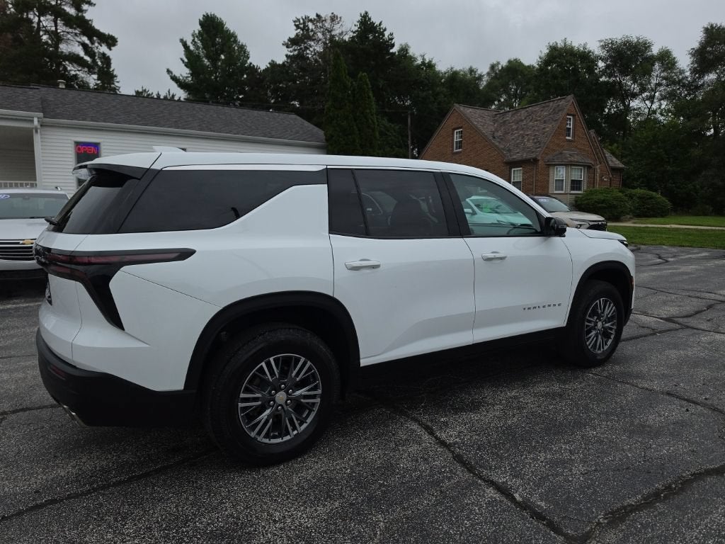 2024 Chevrolet Traverse LS