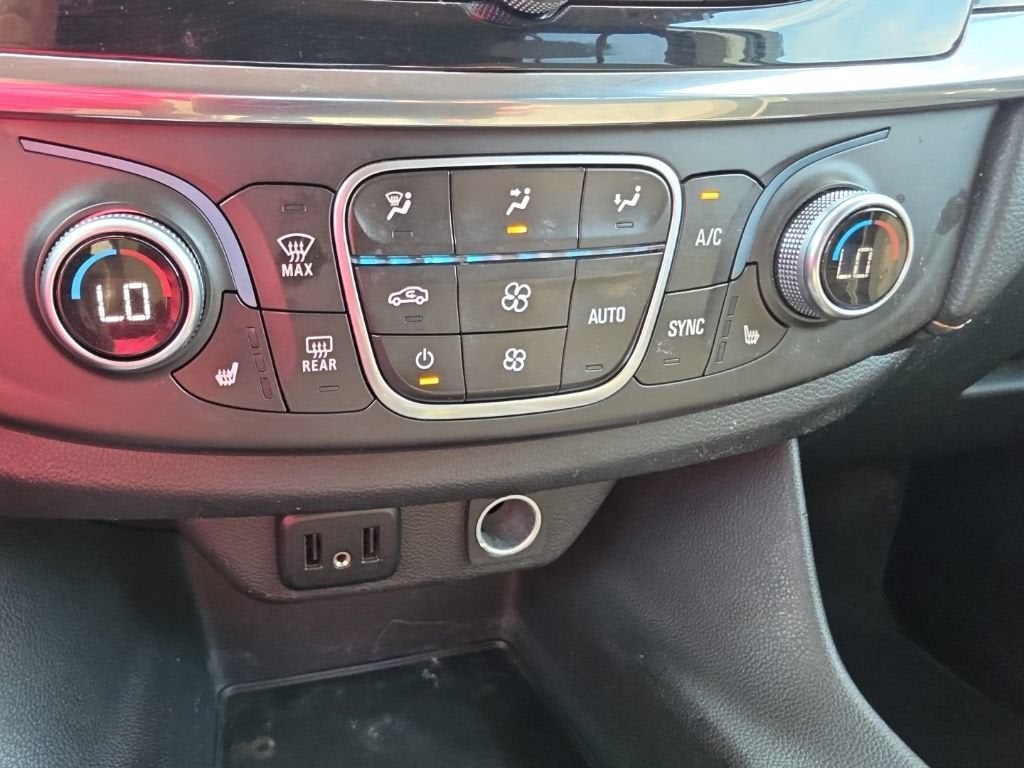 2018 Chevrolet Traverse LT Cloth