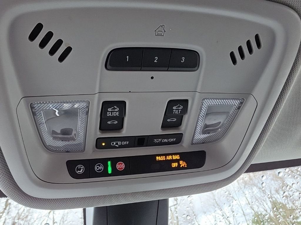 2021 Chevrolet Traverse RS