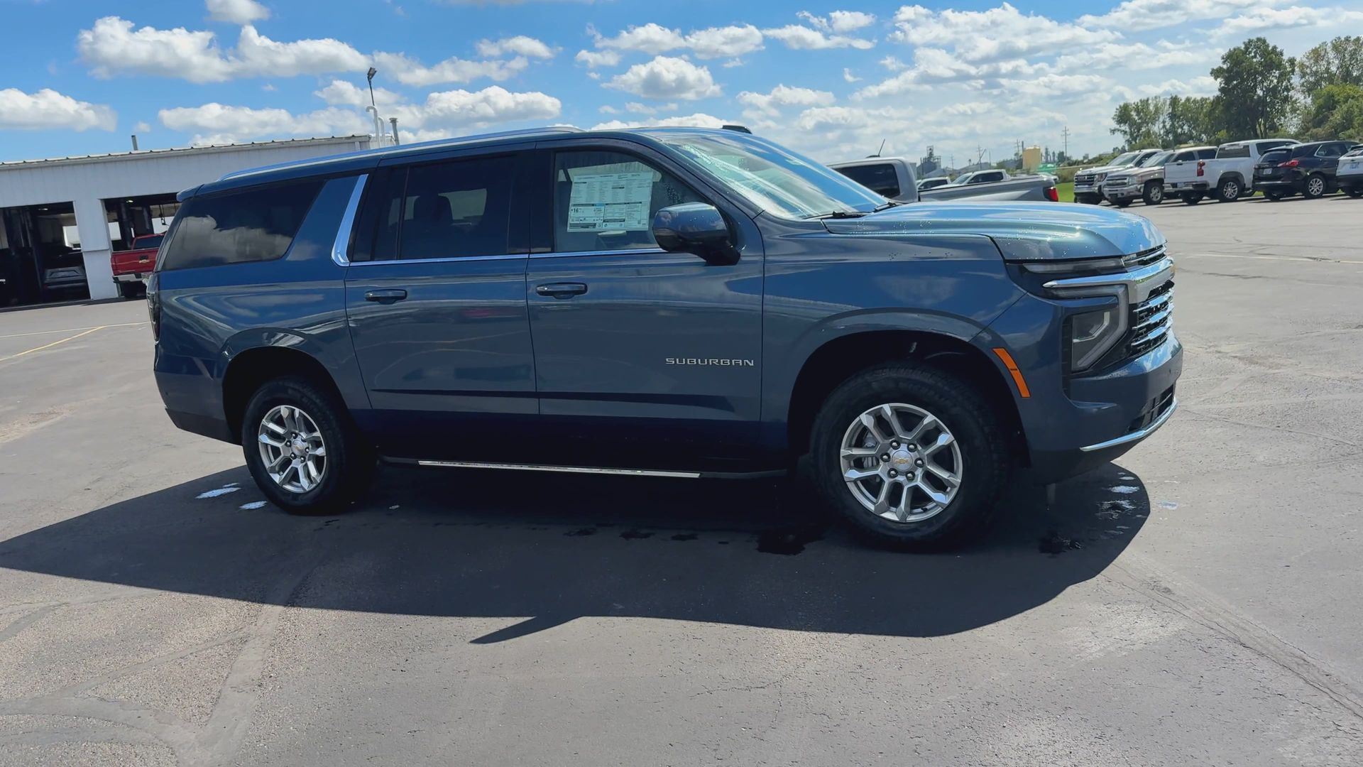 2026 Chevrolet Suburban LT