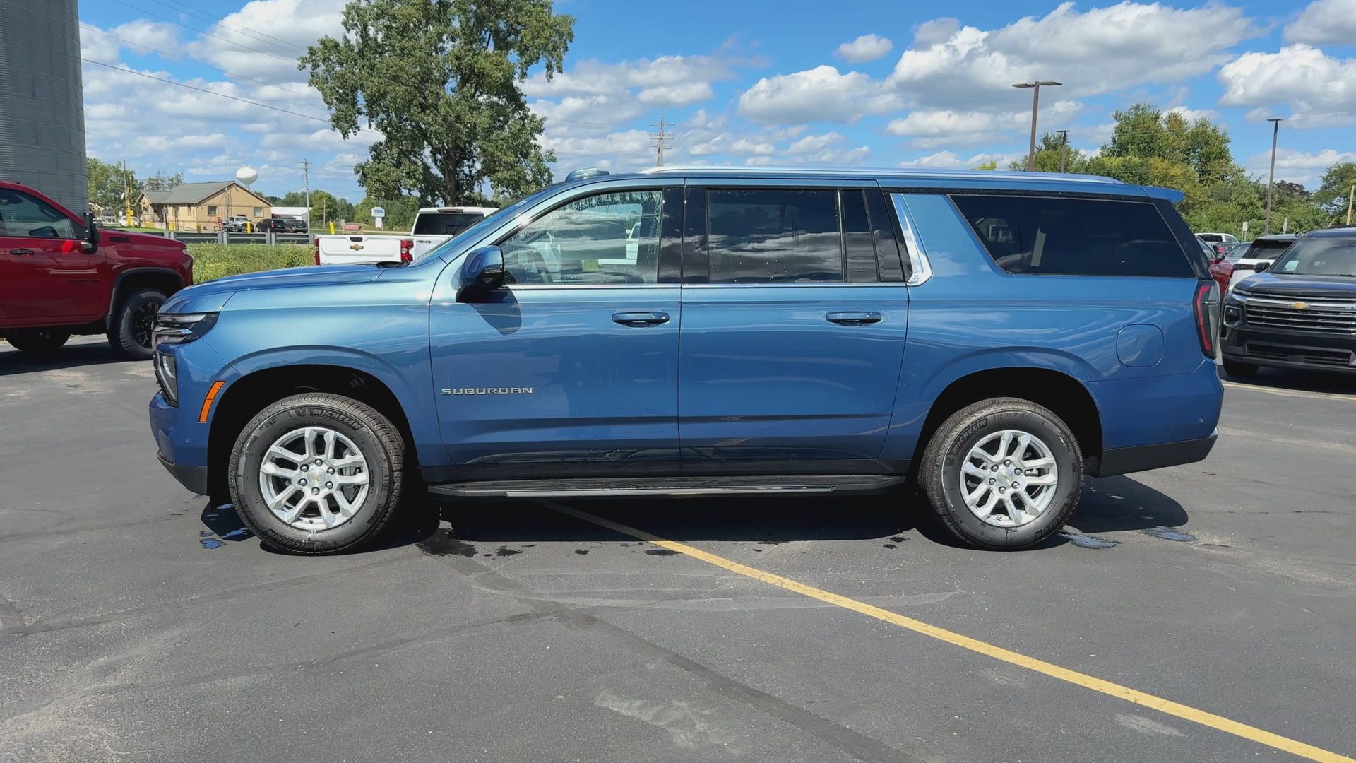 2026 Chevrolet Suburban LT