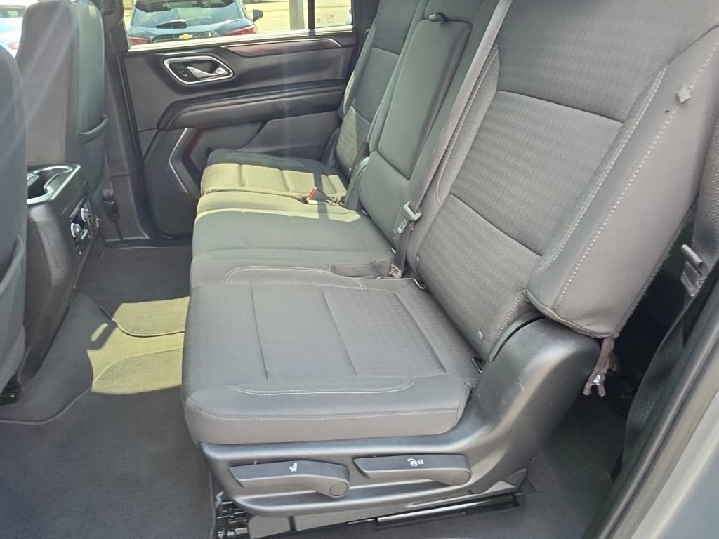 2023 Chevrolet Suburban LS