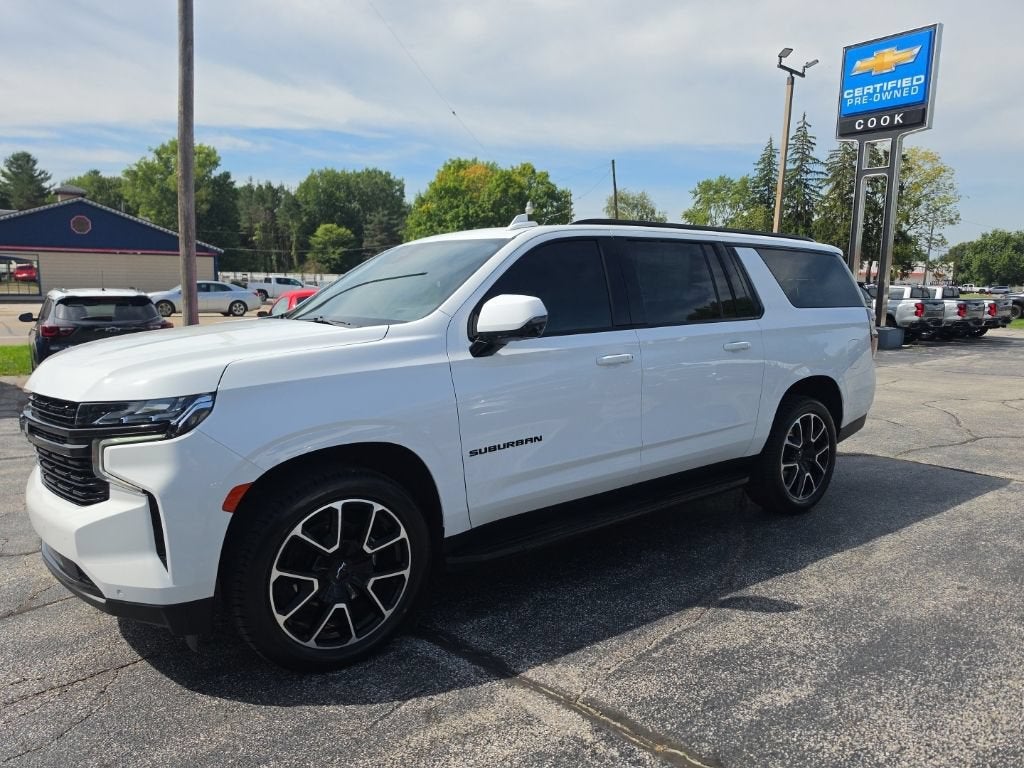 2023 Chevrolet Suburban RST