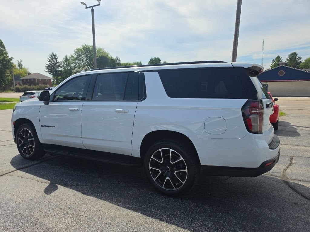 2023 Chevrolet Suburban RST