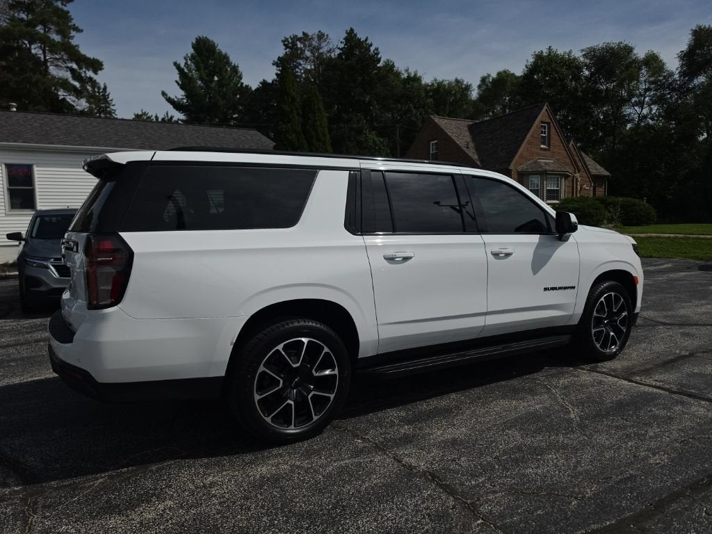 2023 Chevrolet Suburban RST