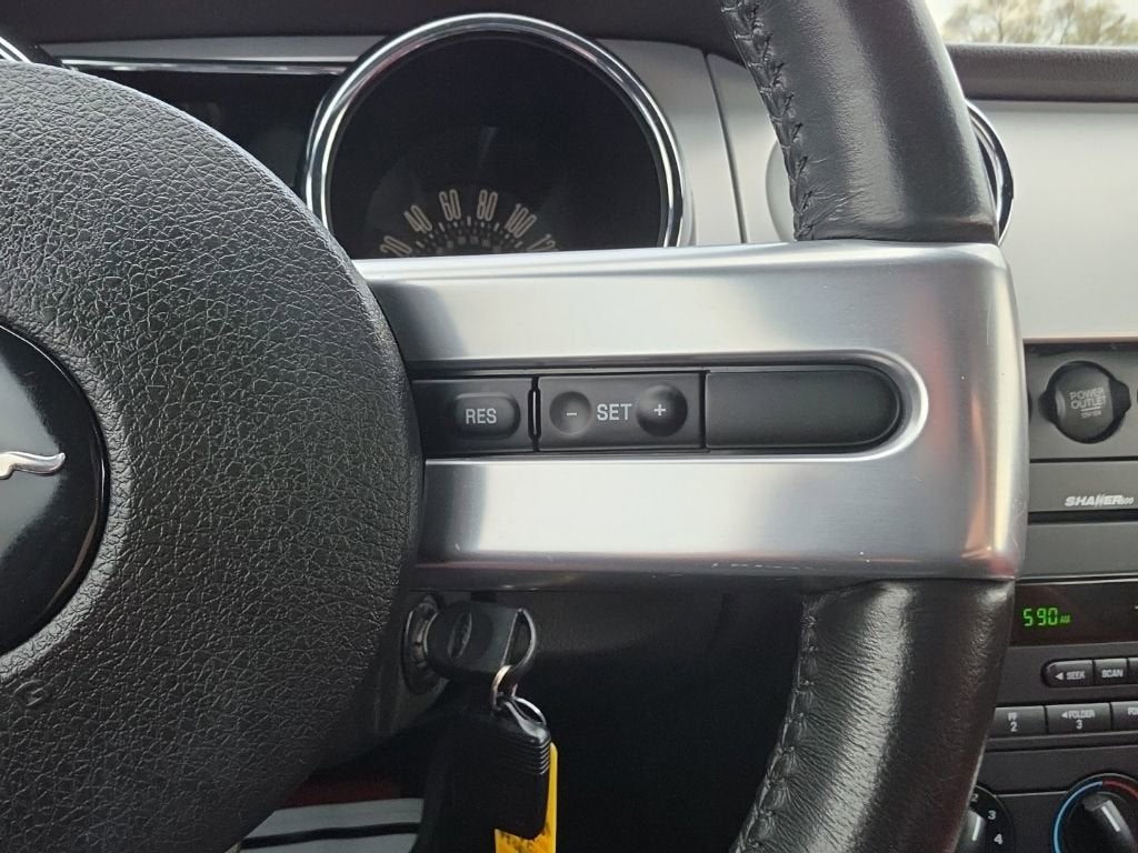 2006 Ford Mustang GT Deluxe
