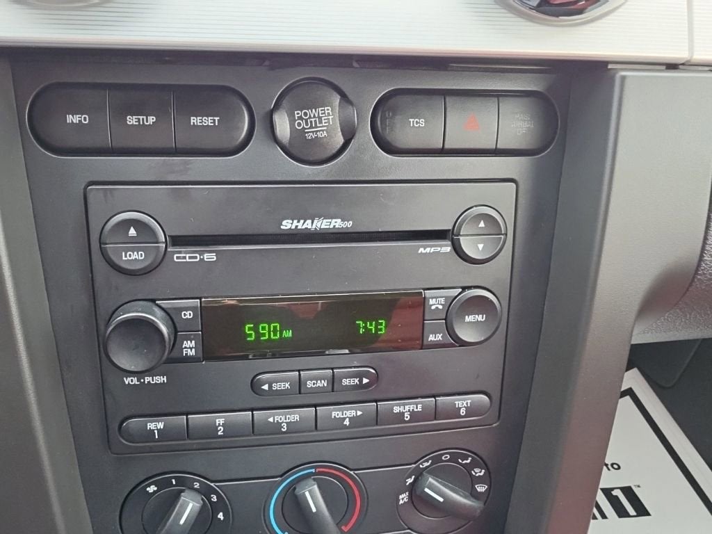 2006 Ford Mustang GT Deluxe