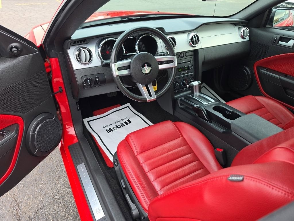 2006 Ford Mustang GT Deluxe