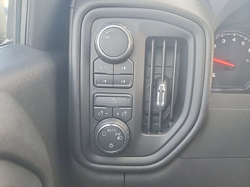 2023 Chevrolet Silverado 1500 Custom Trail Boss