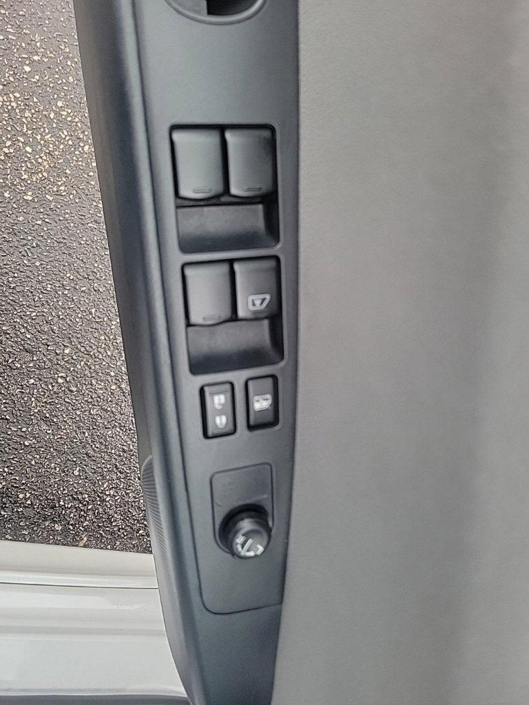 2010 Nissan Sentra 2.0SR