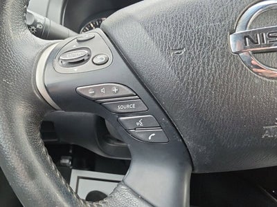 2017 Nissan Pathfinder SV