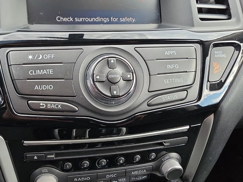 2017 Nissan Pathfinder SV