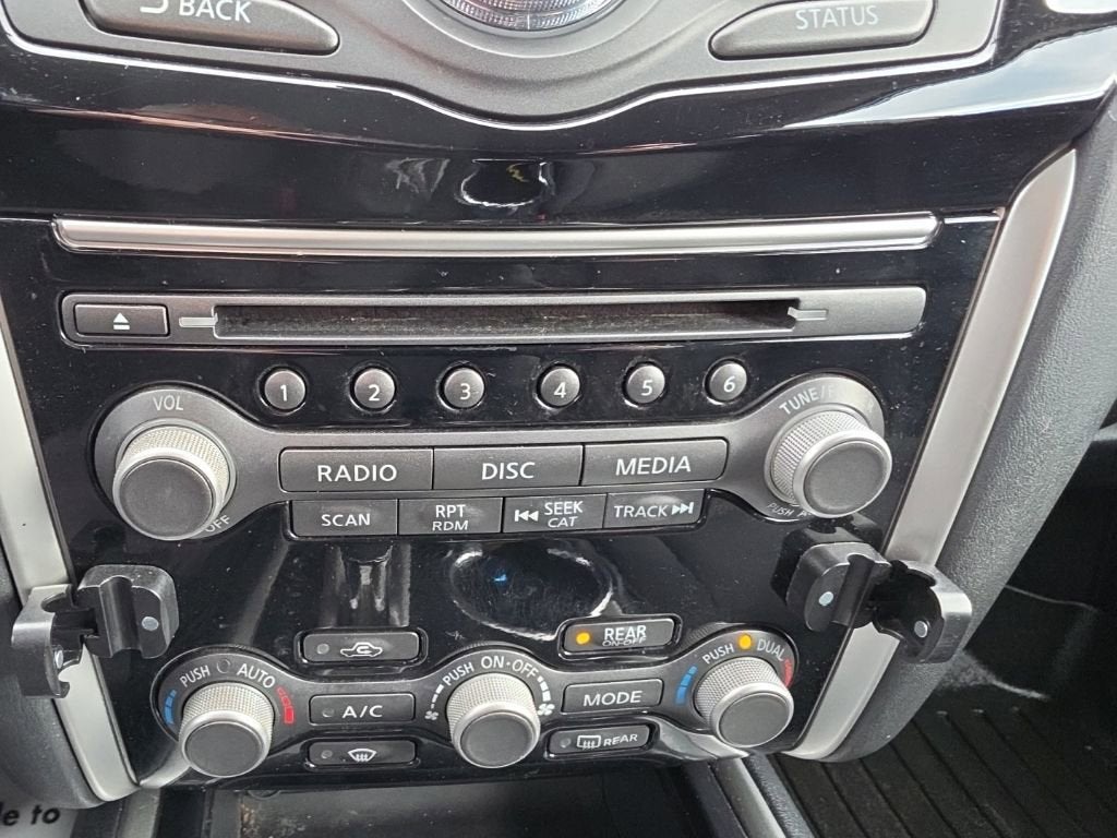 2017 Nissan Pathfinder SV
