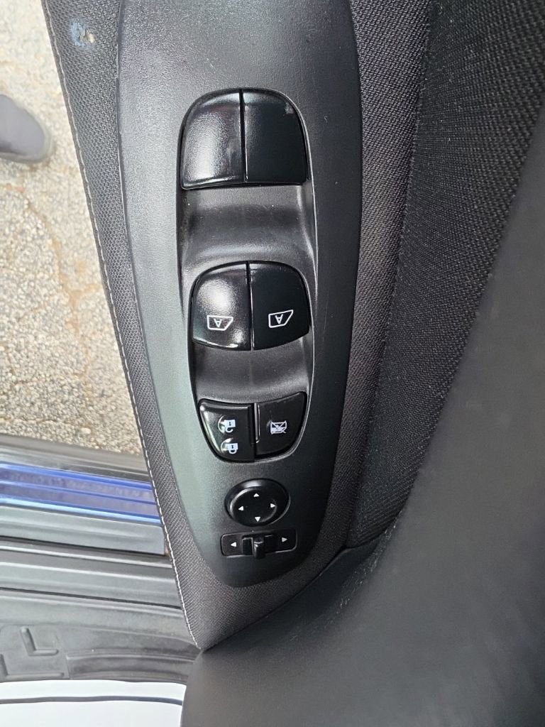 2017 Nissan Pathfinder SV