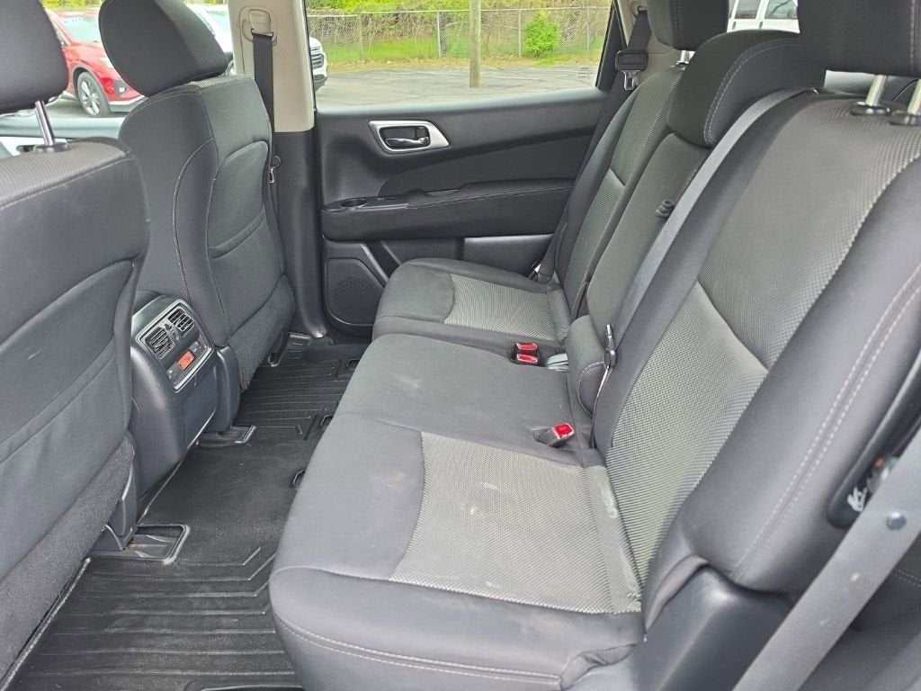2017 Nissan Pathfinder SV